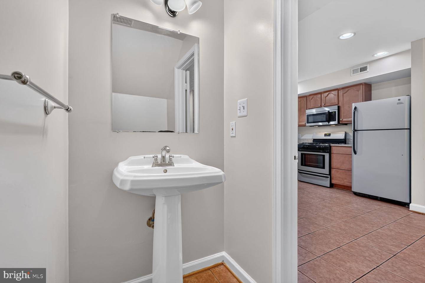 541 Florida Ave Nw #b Property Photo 15