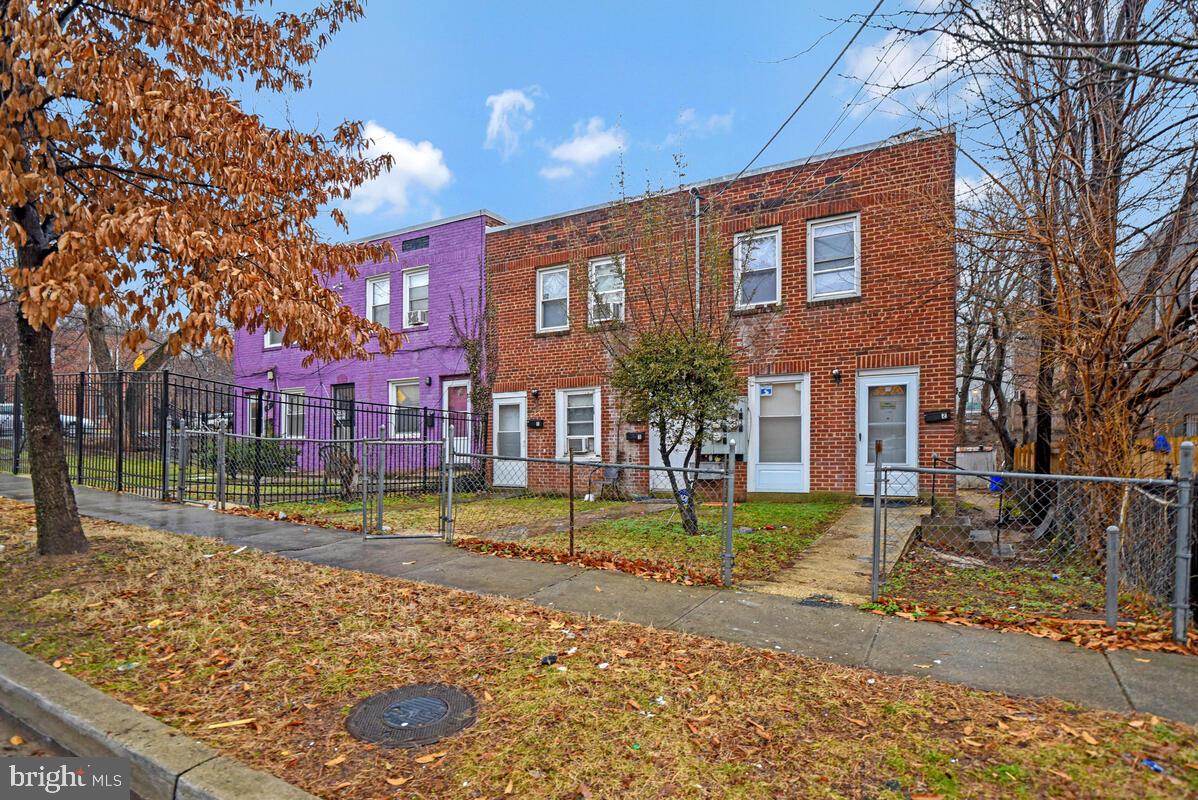 3427 B St Se #4 Property Photo 1