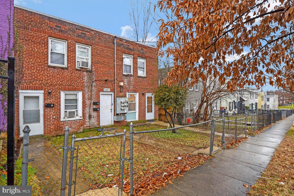 3427 B St Se #4 Property Photo 3