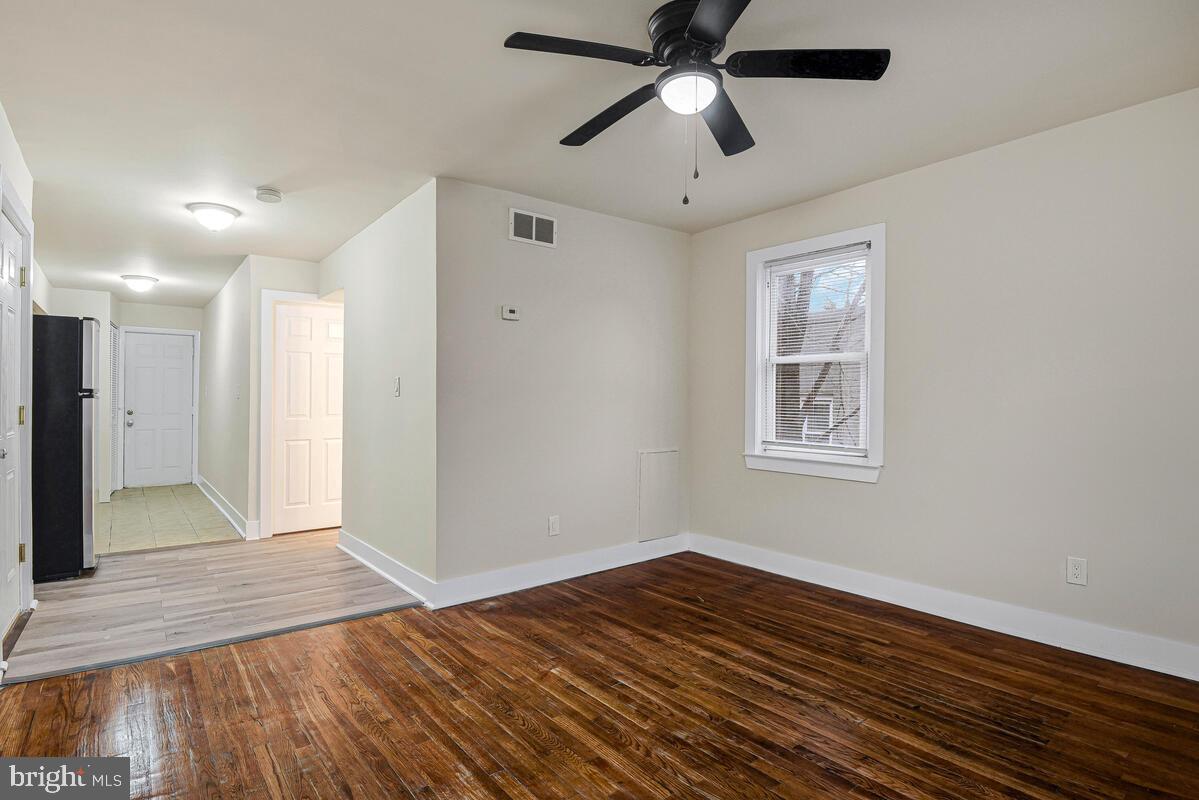 3427 B St Se #4 Property Photo 8