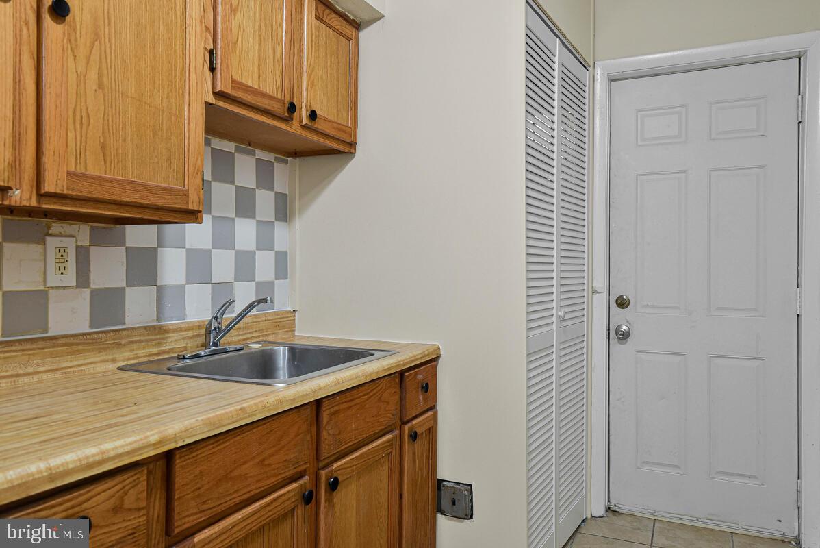 3427 B St Se #4 Property Photo 12