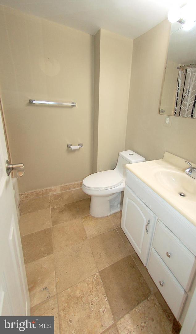 522 21st St Nw #208 Property Photo 3