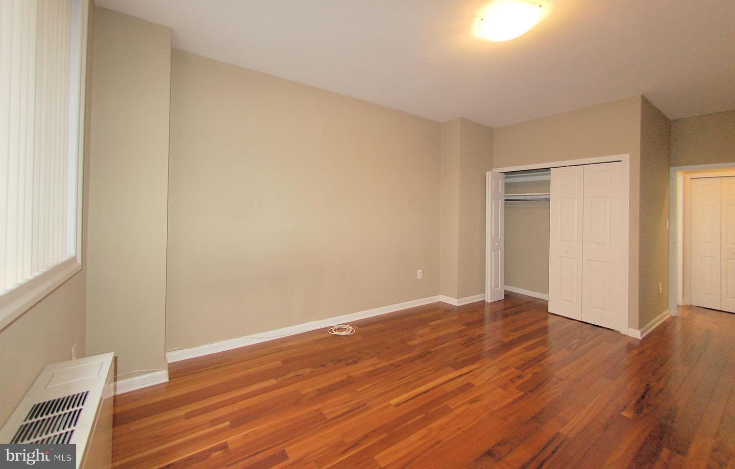 522 21st St Nw #208 Property Photo 4