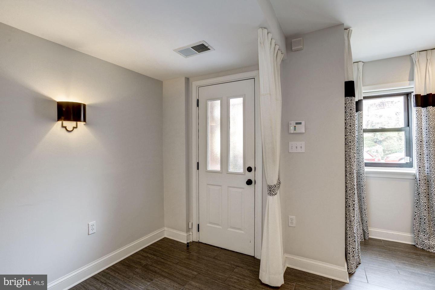 2022 N St Nw #b Property Photo 3