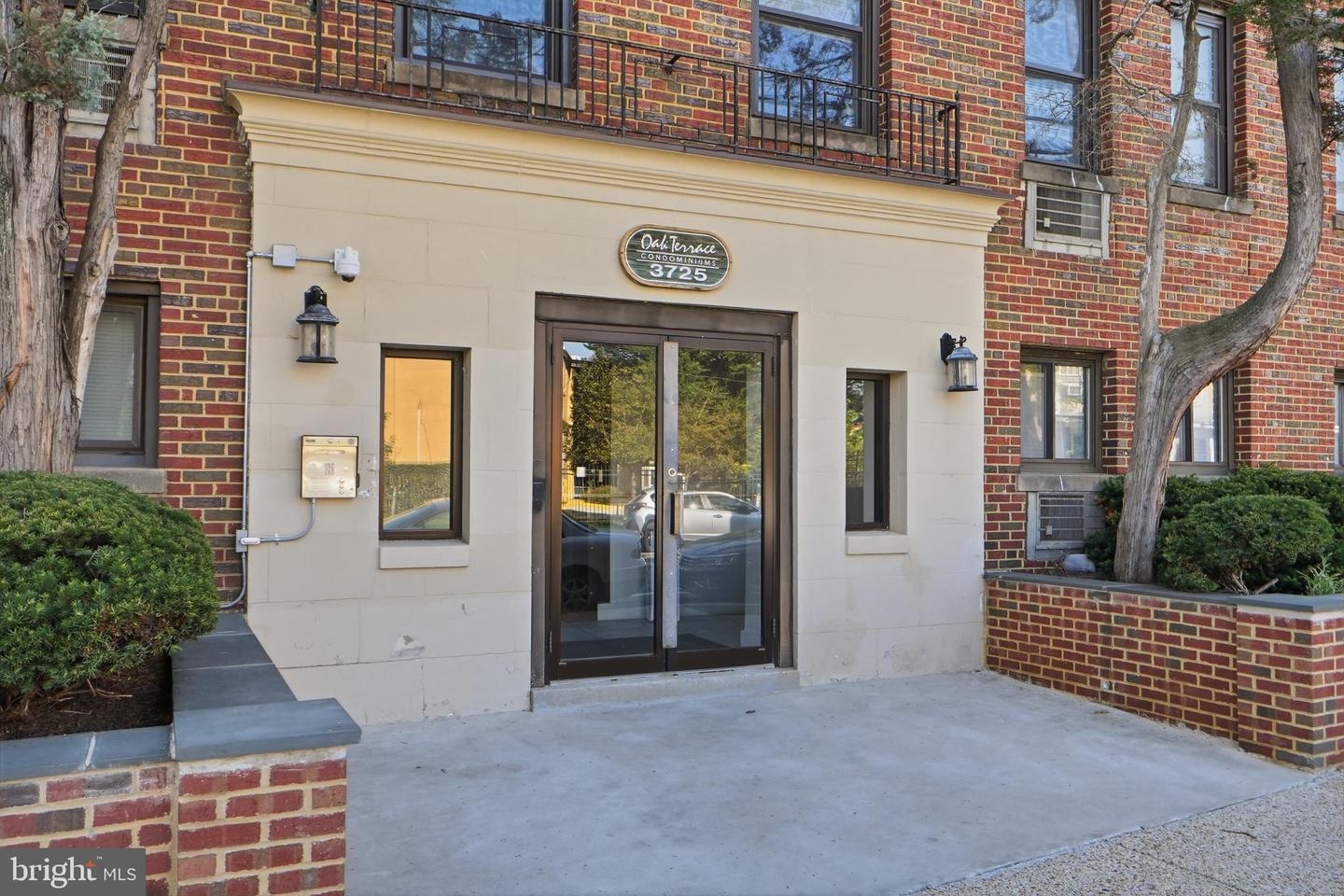 3725 12th St Ne #201 Property Photo 4