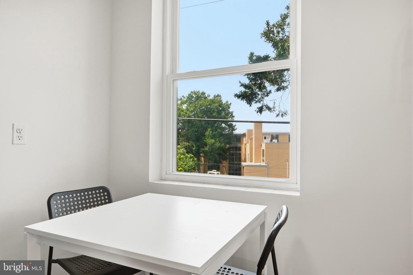 3725 12th St Ne #201 Property Photo 10