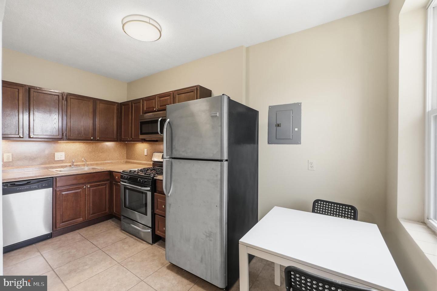 3725 12th St Ne #201 Property Photo 11
