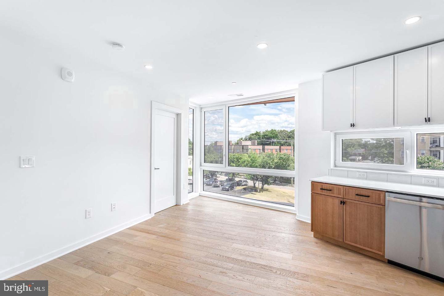1522 Rhode Island Ave Ne #ph1 - 602 Property Photo 3