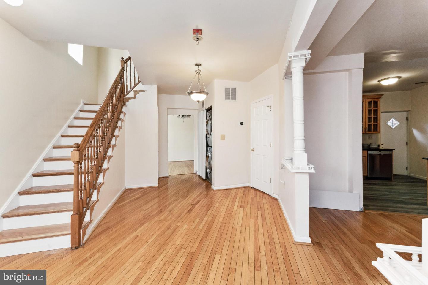 725 Florida Ave Ne Property Photo 2