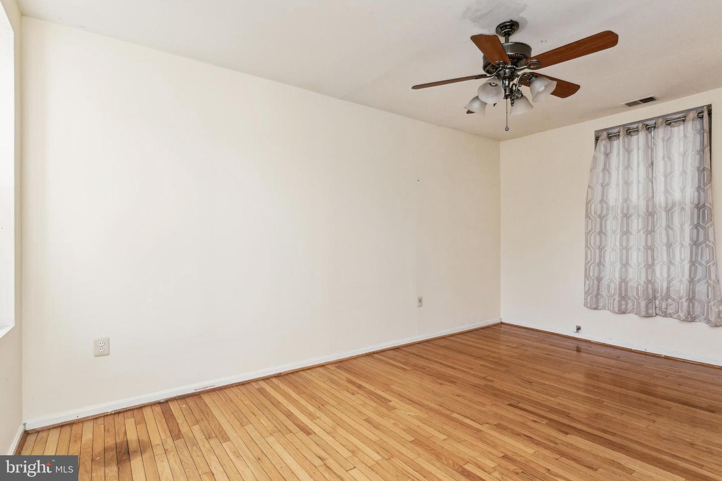 725 Florida Ave Ne Property Photo 6