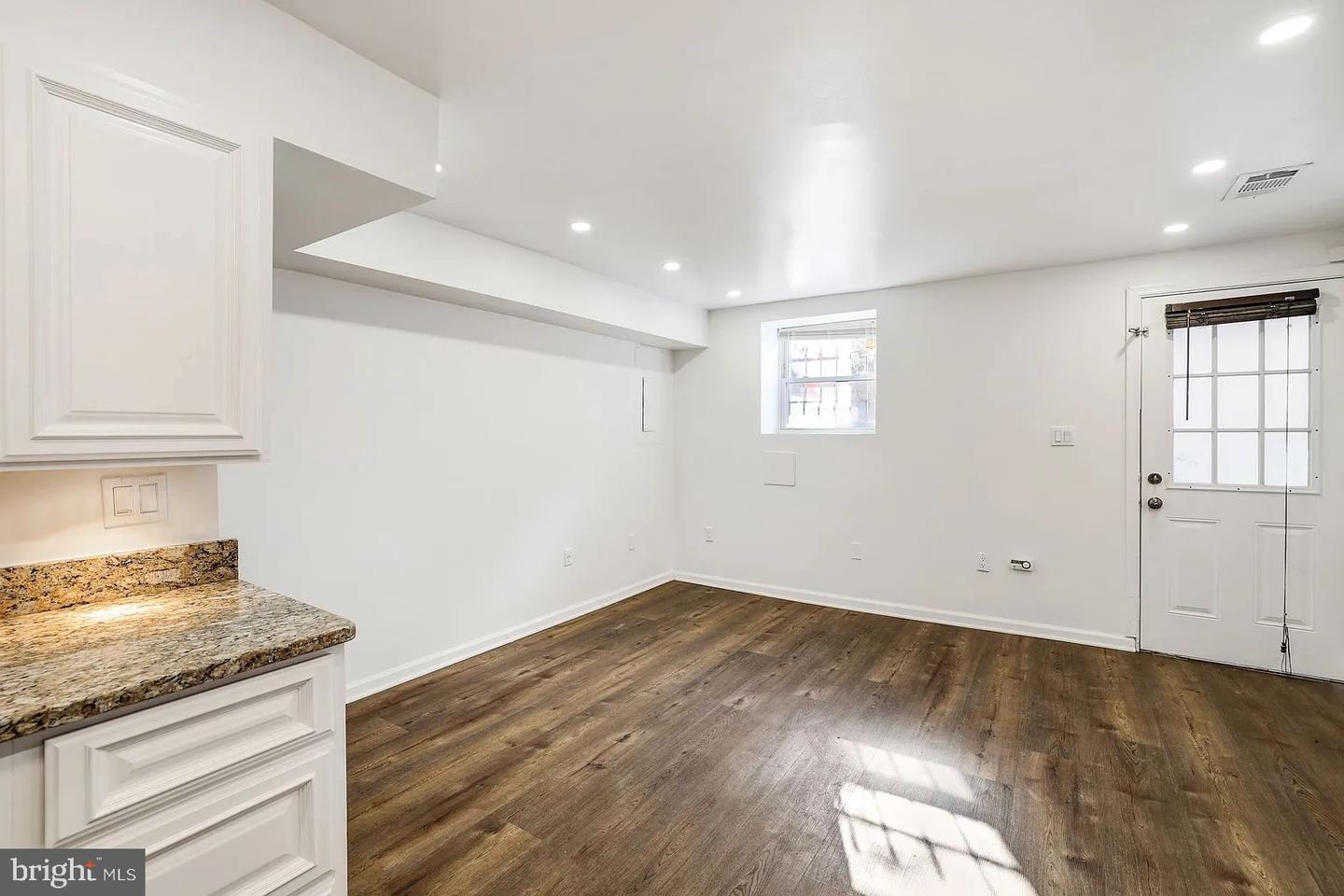 1377 Quincy St Nw Property Photo 7