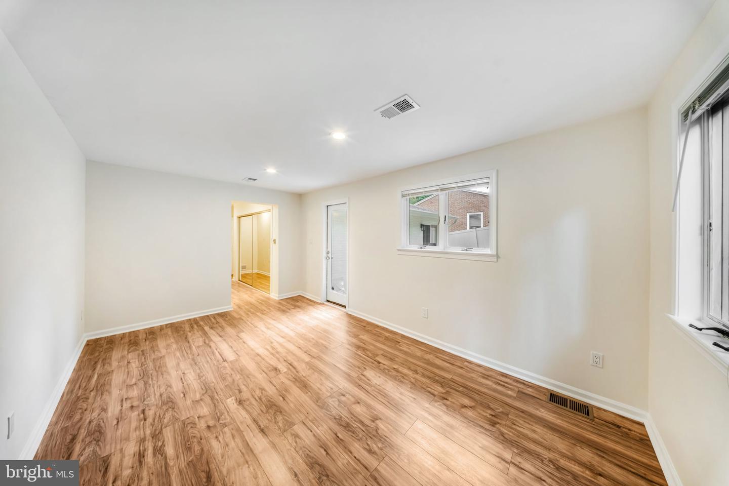 2933 Arizona Ave Nw Property Photo 23