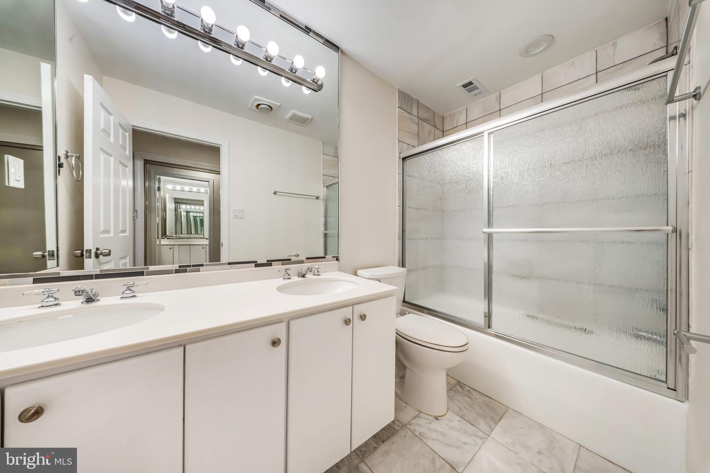 2933 Arizona Ave Nw Property Photo 25