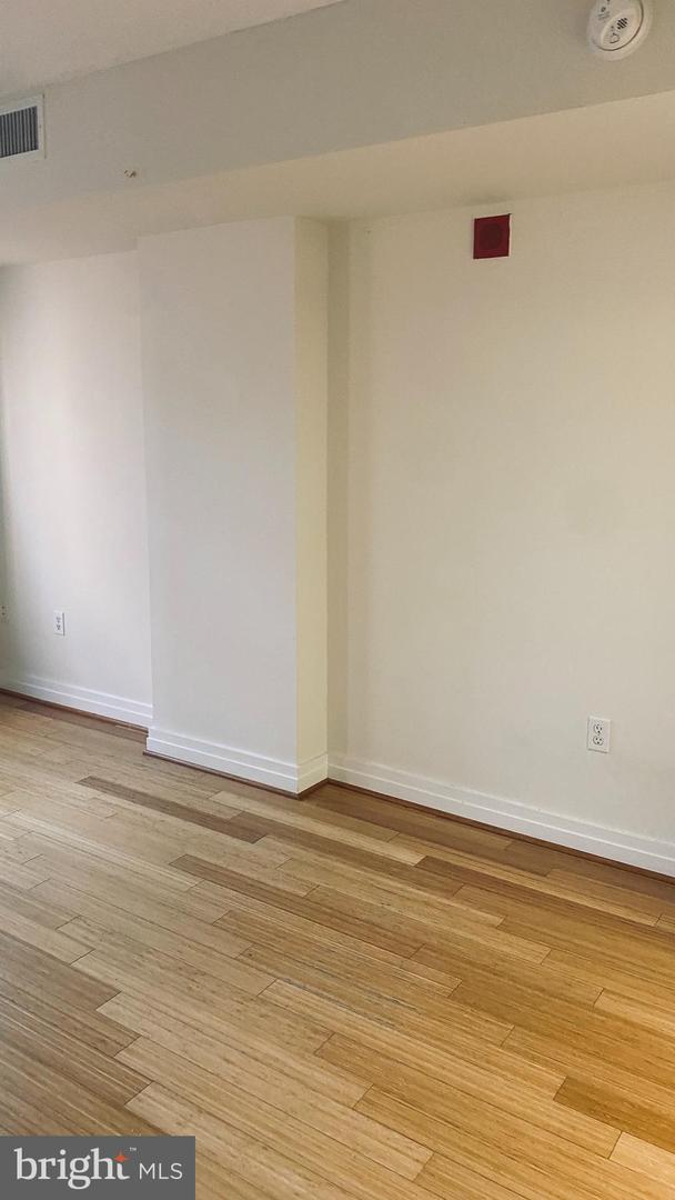 915 Nw E St Nw #1004 Property Photo 10