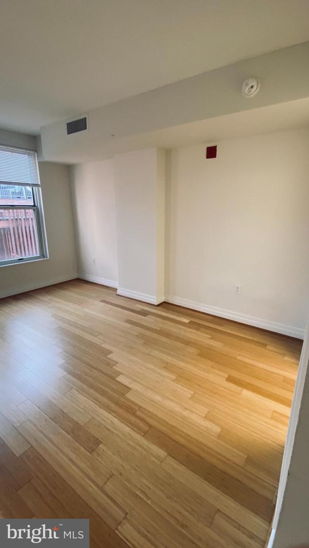 915 Nw E St Nw #1004 Property Photo 11
