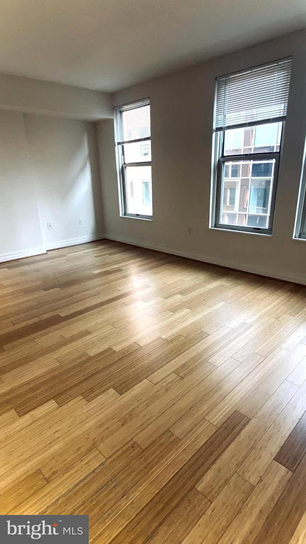 915 Nw E St Nw #1004 Property Photo 13