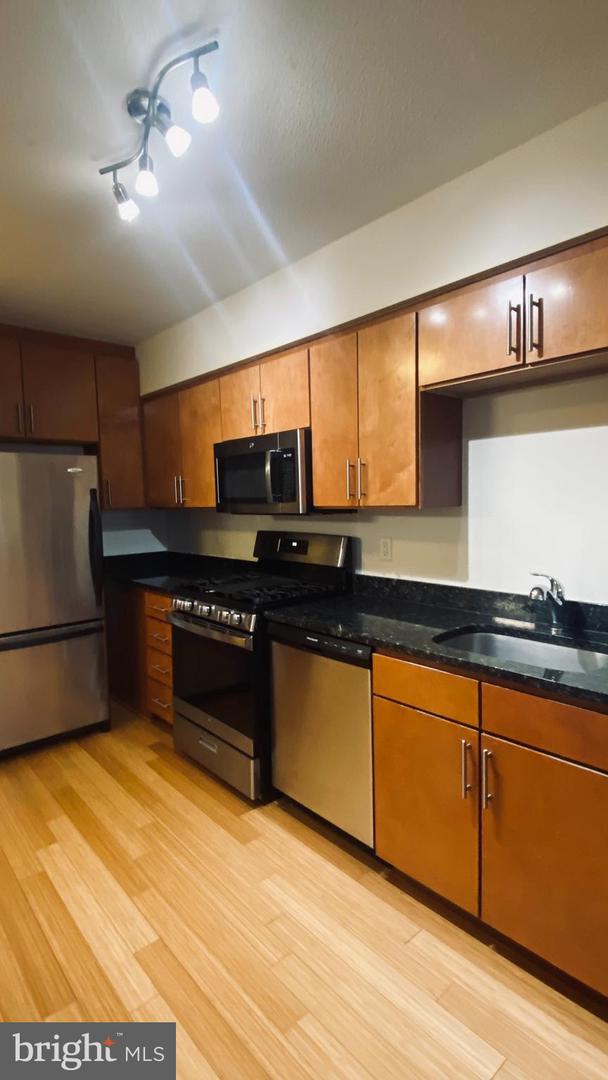 915 Nw E St Nw #1004 Property Photo 16