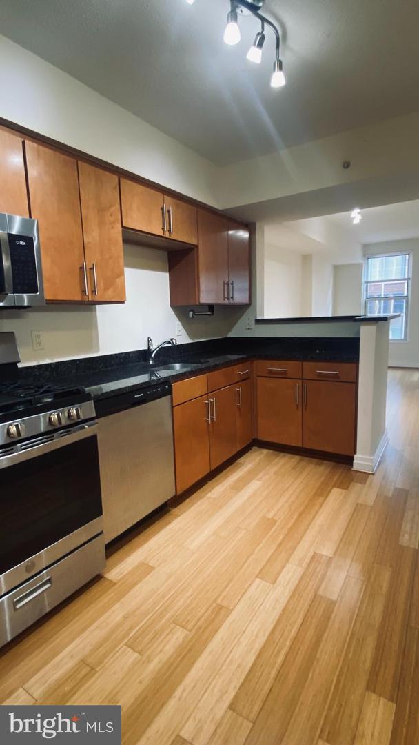 915 Nw E St Nw #1004 Property Photo 17