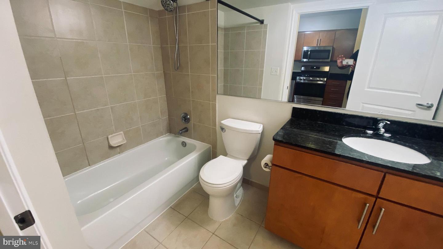915 Nw E St Nw #1004 Property Photo 21