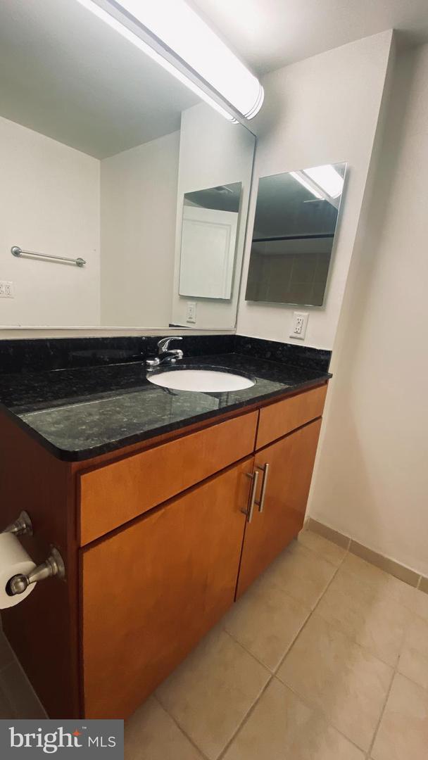 915 Nw E St Nw #1004 Property Photo 24