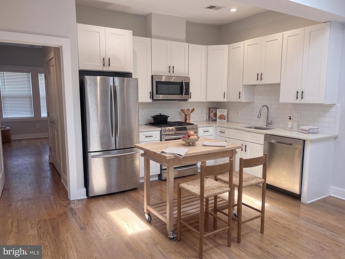 1627 Holbrook St Ne #3 Property Photo 4
