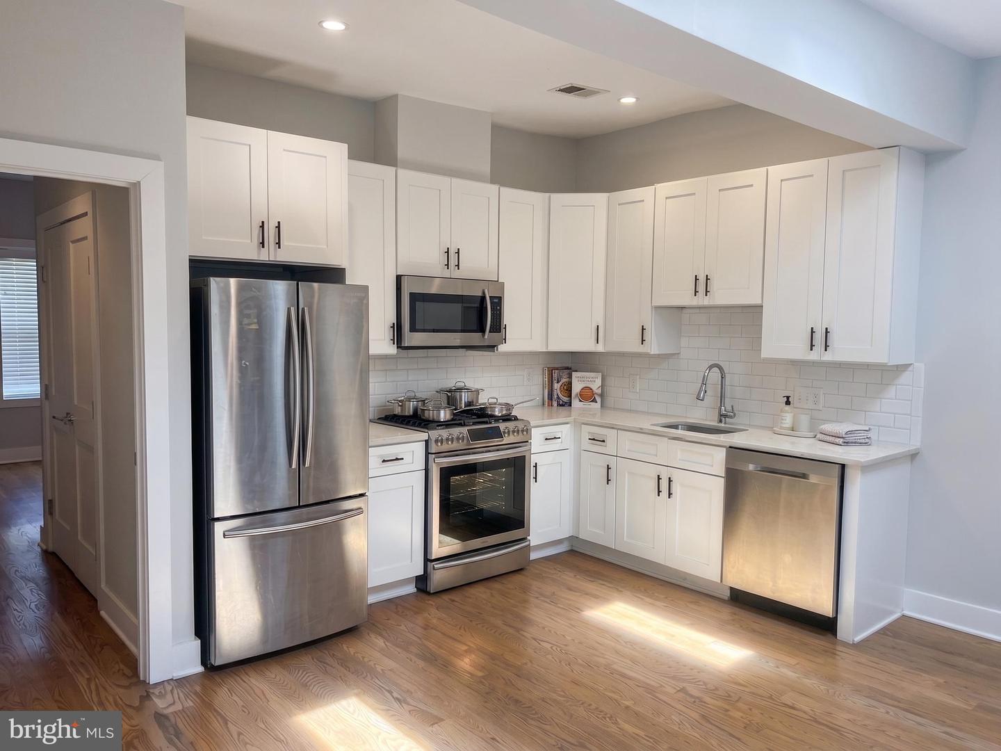 1627 Holbrook St Ne #3 Property Photo 5