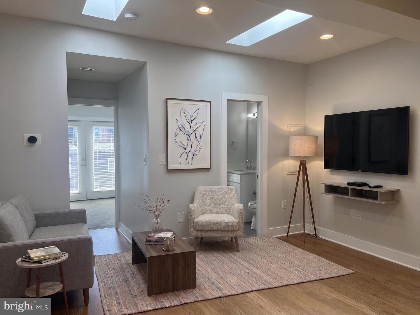 1627 Holbrook St Ne #3 Property Photo 8