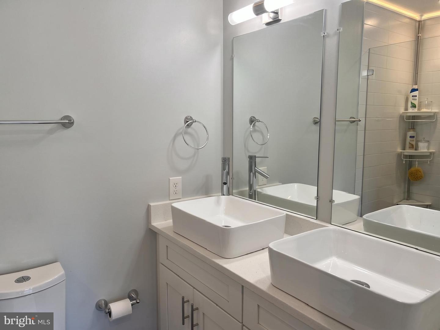1627 Holbrook St Ne #3 Property Photo 12