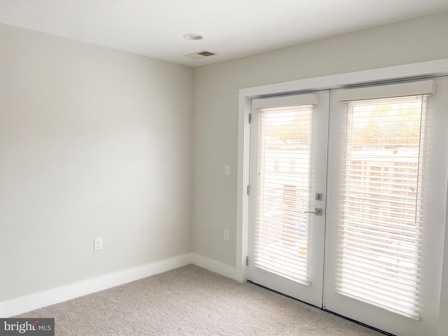 1627 Holbrook St Ne #3 Property Photo 14
