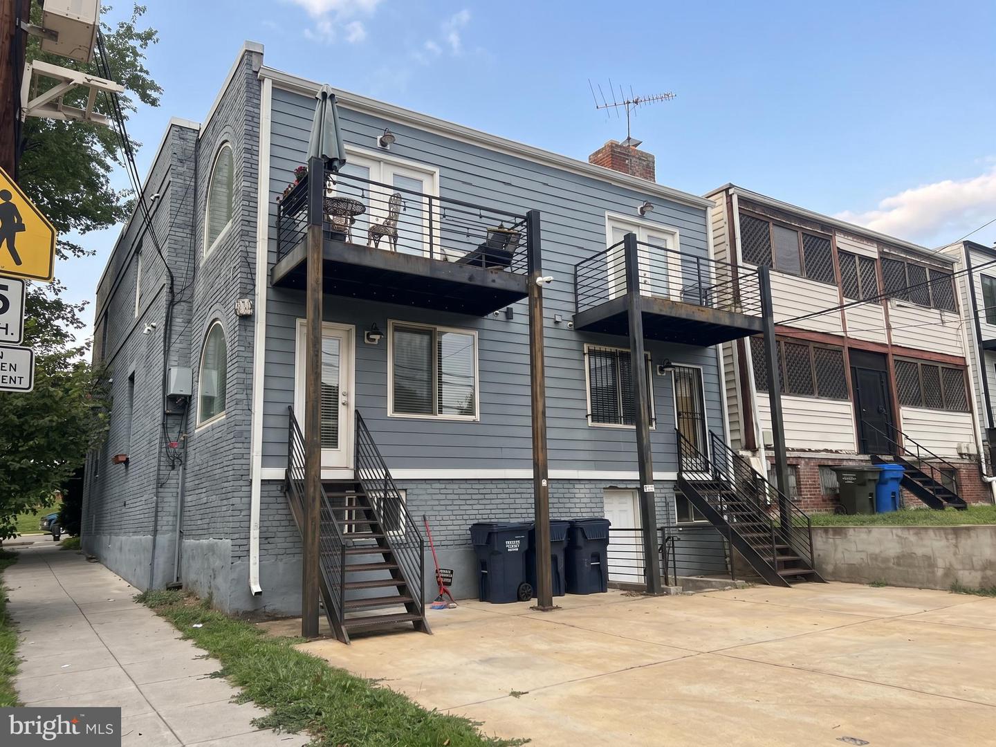1627 Holbrook St Ne #3 Property Photo 23
