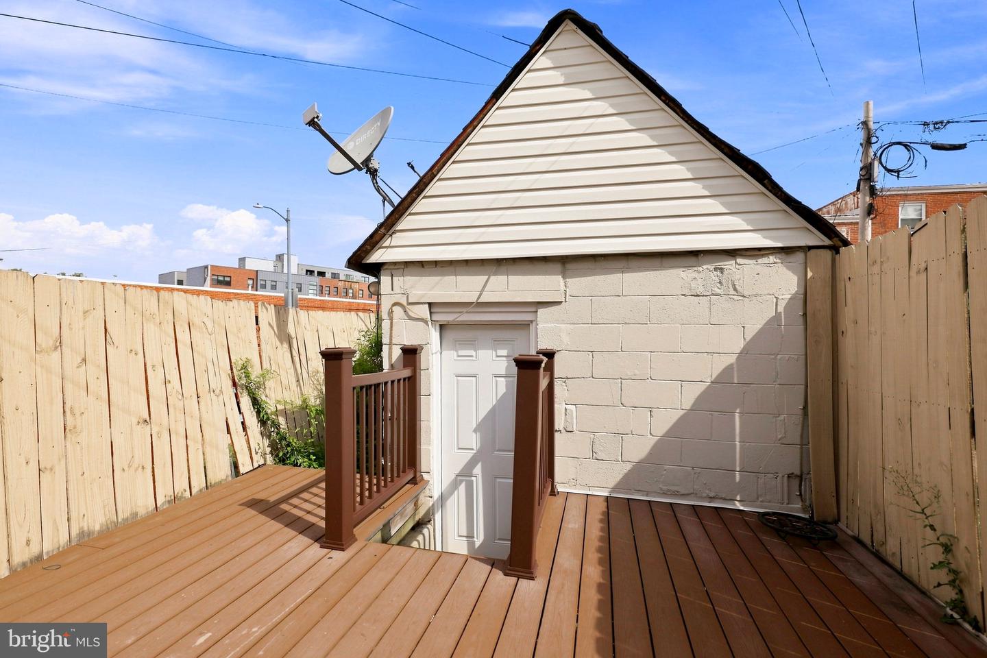 1648 L St Ne Property Photo 4
