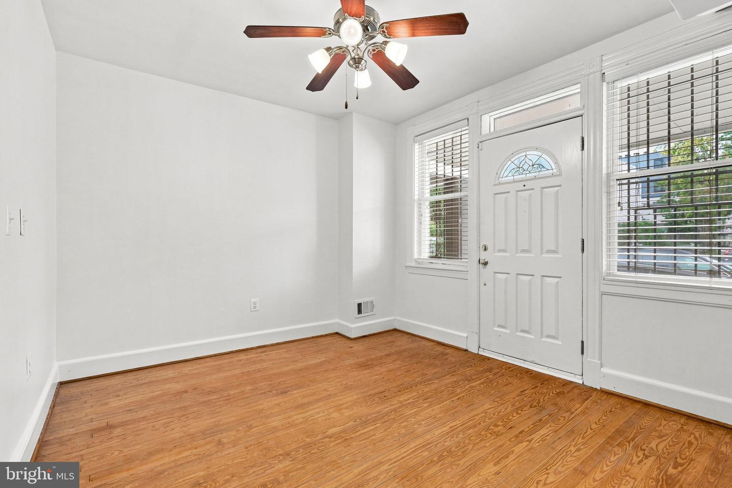 1648 L St Ne Property Photo 5