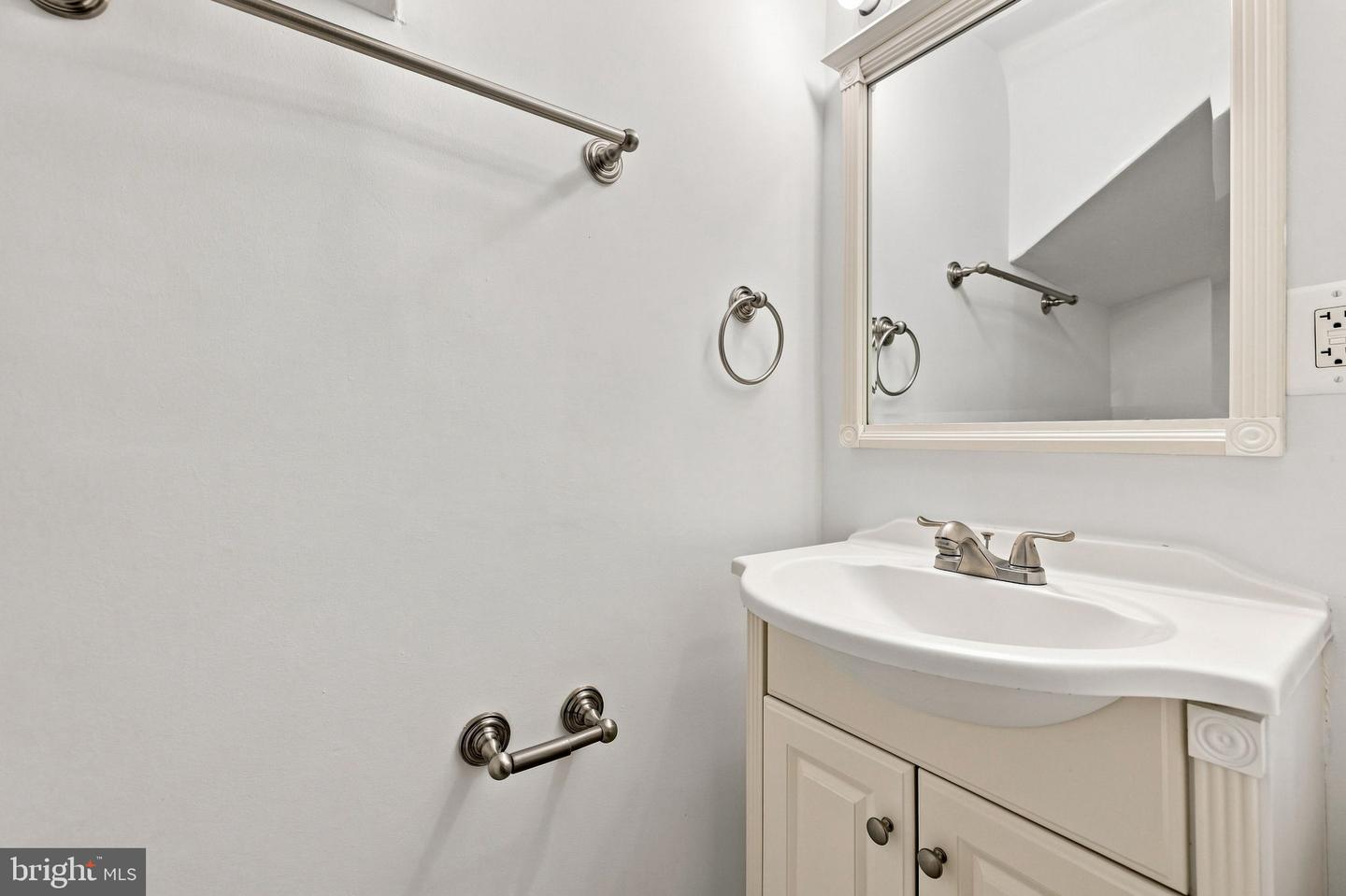 1648 L St Ne Property Photo 6