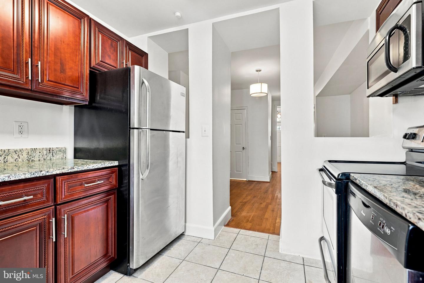 1648 L St Ne Property Photo 9