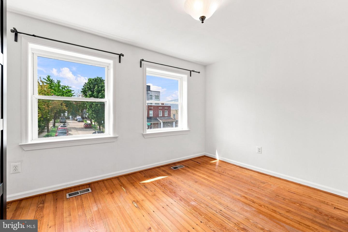 1648 L St Ne Property Photo 12