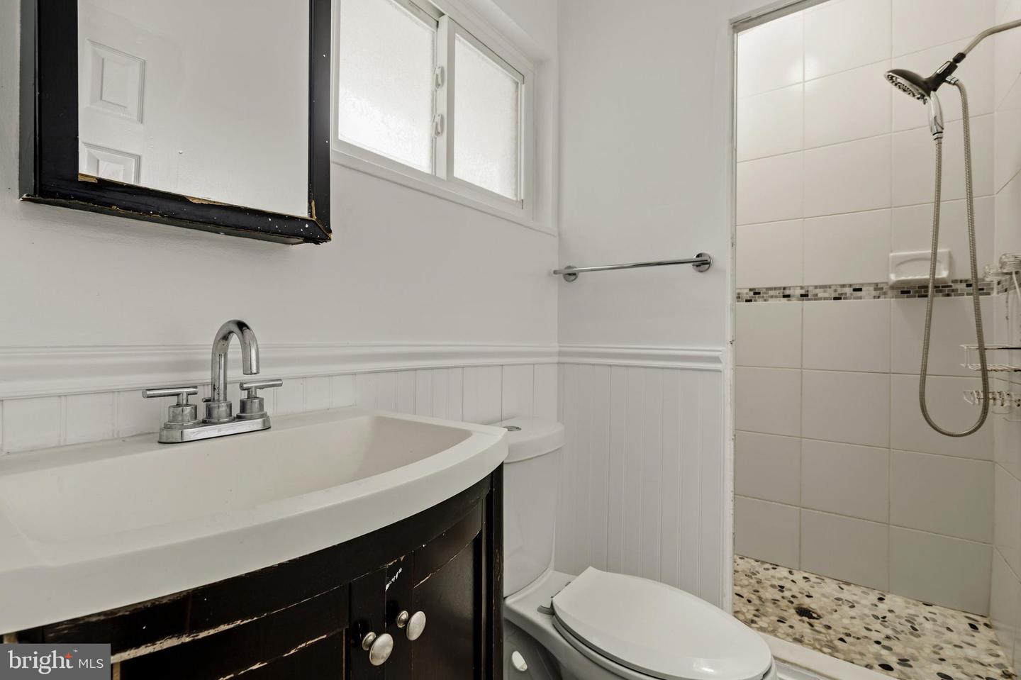5036 Eastern Ave Ne Property Photo 4
