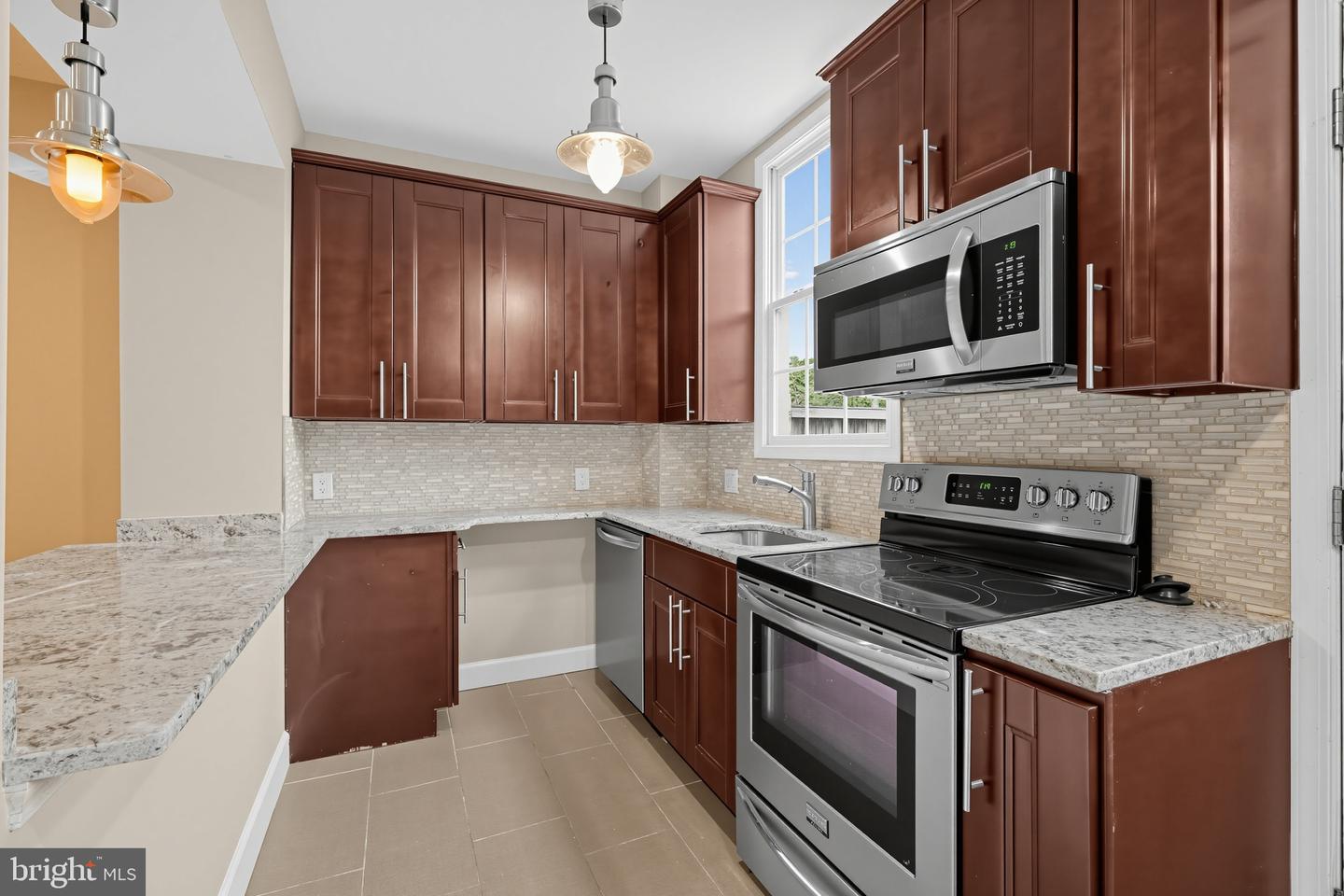 208 T ST NE #1 Property Photo 1