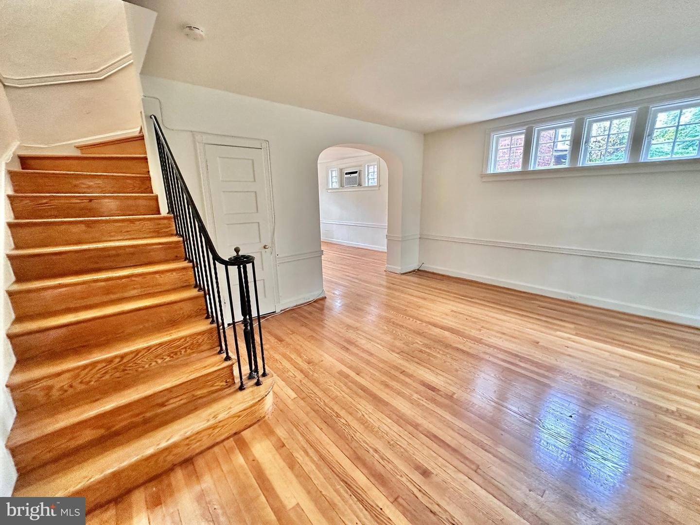 4422 Greenwich Pkwy Nw Property Photo 3