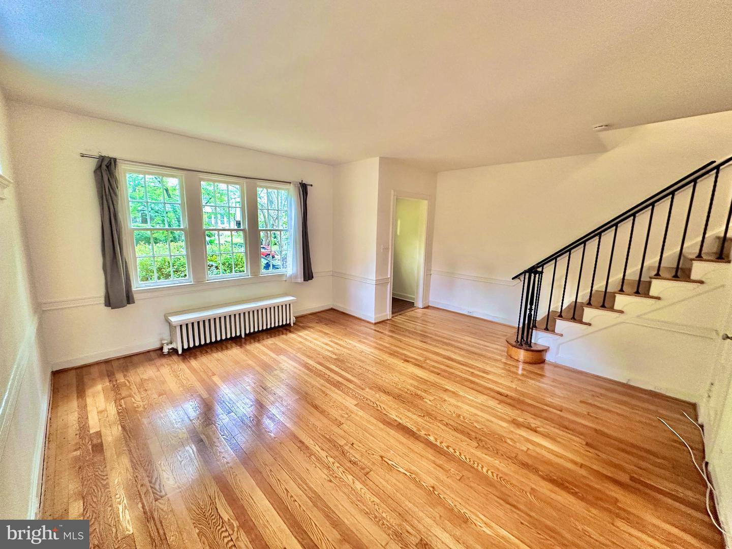 4422 Greenwich Pkwy Nw Property Photo 5