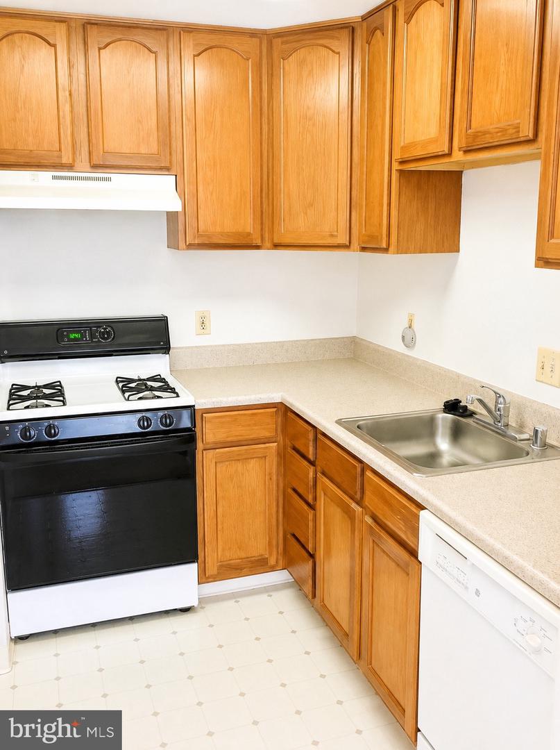 1631 Gainesville St Se #301 Property Photo 4