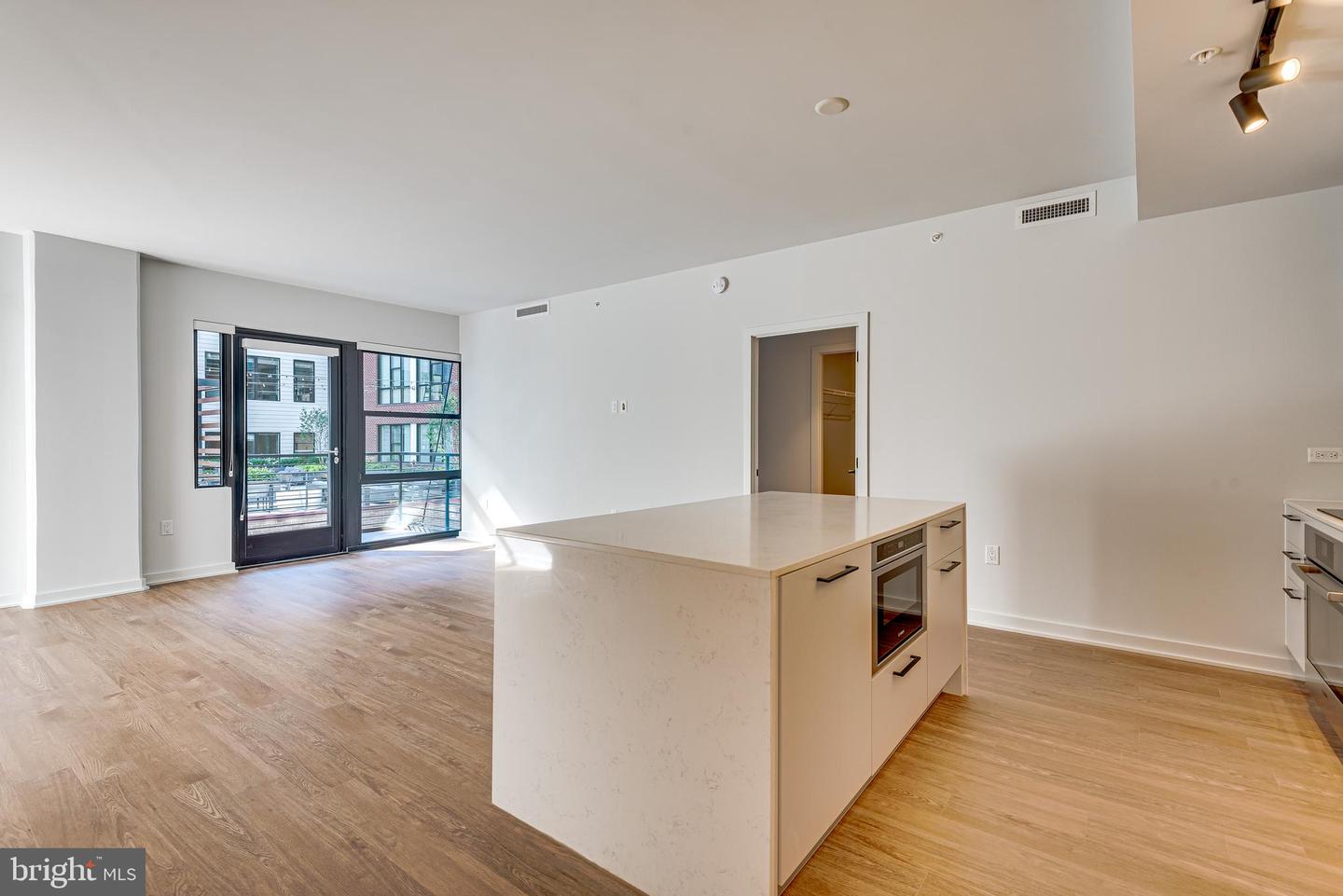 1625 Eckington Pl Ne #502 Property Photo 6