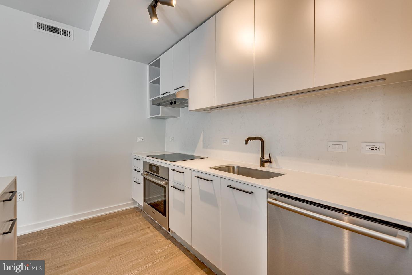 1625 Eckington Pl Ne #502 Property Photo 7