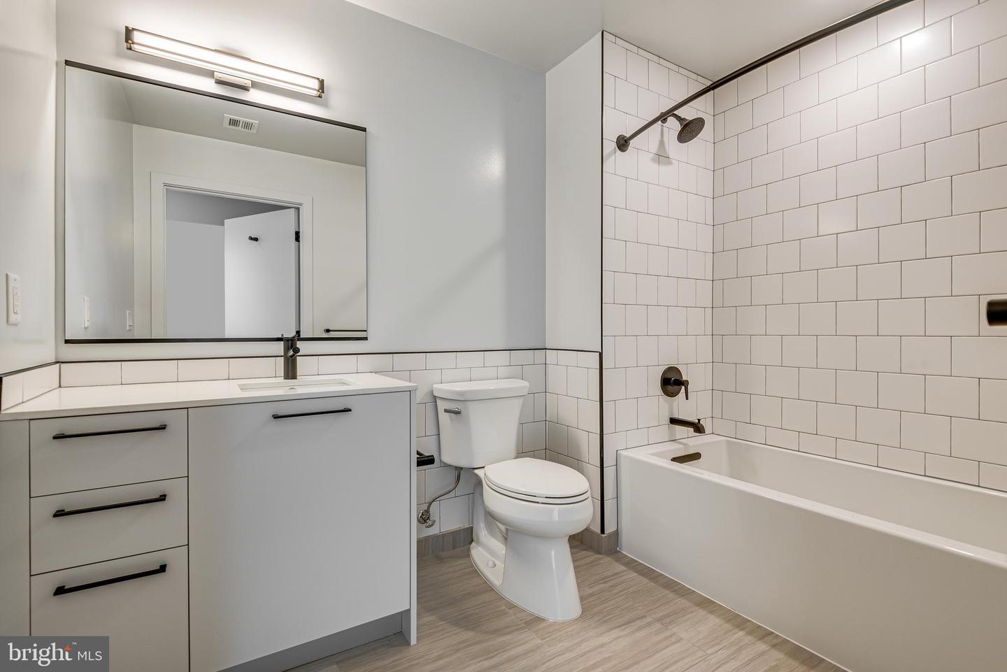1625 Eckington Pl Ne #502 Property Photo 18