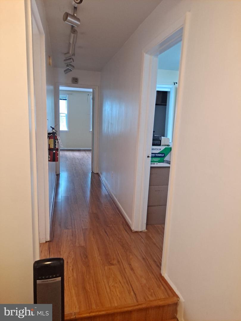 1009 E St Se Property Photo 3