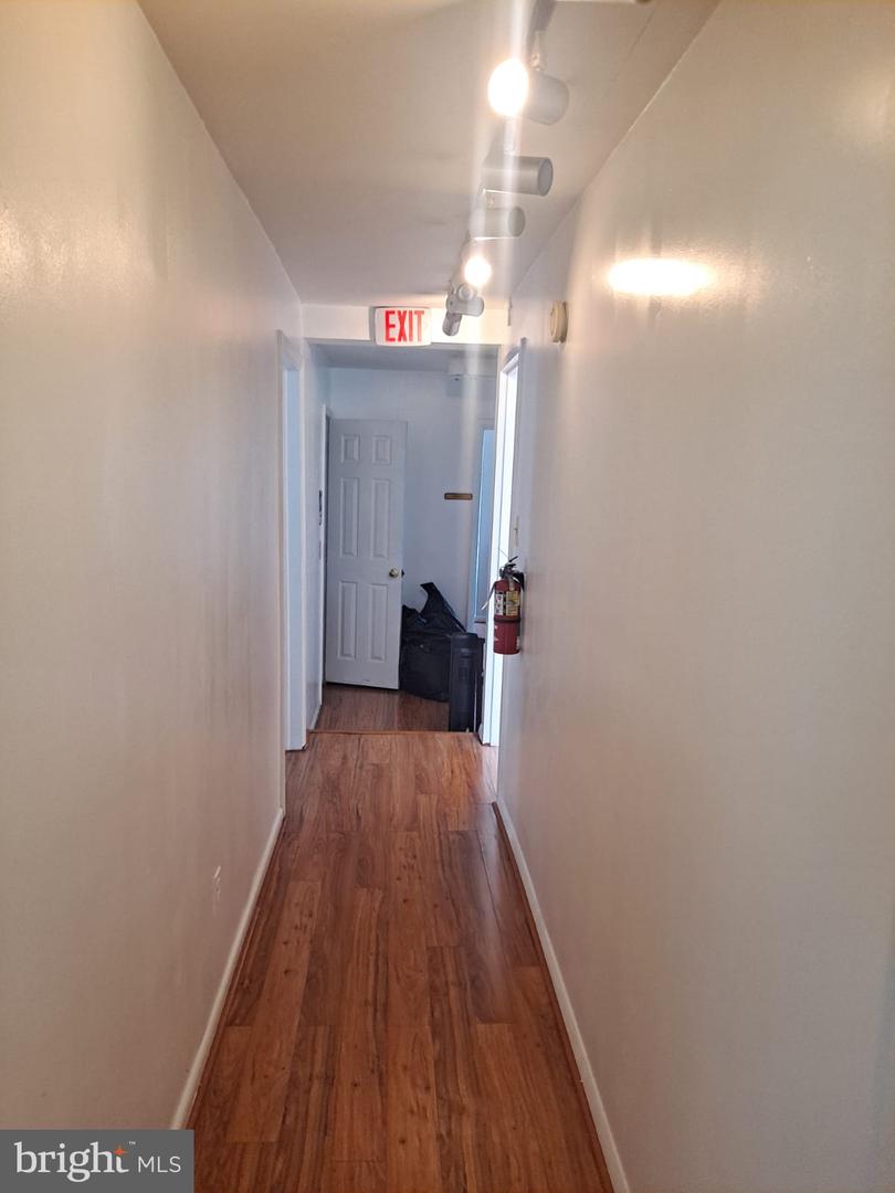 1009 E St Se Property Photo 5