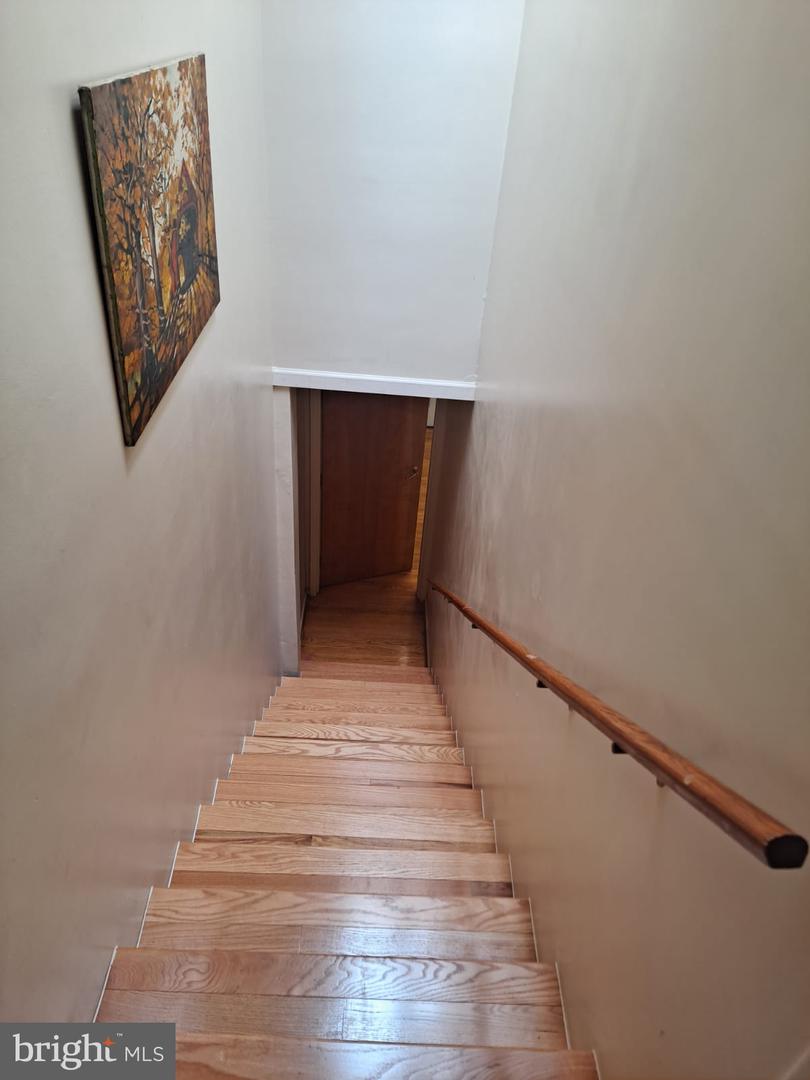 1009 E St Se Property Photo 10