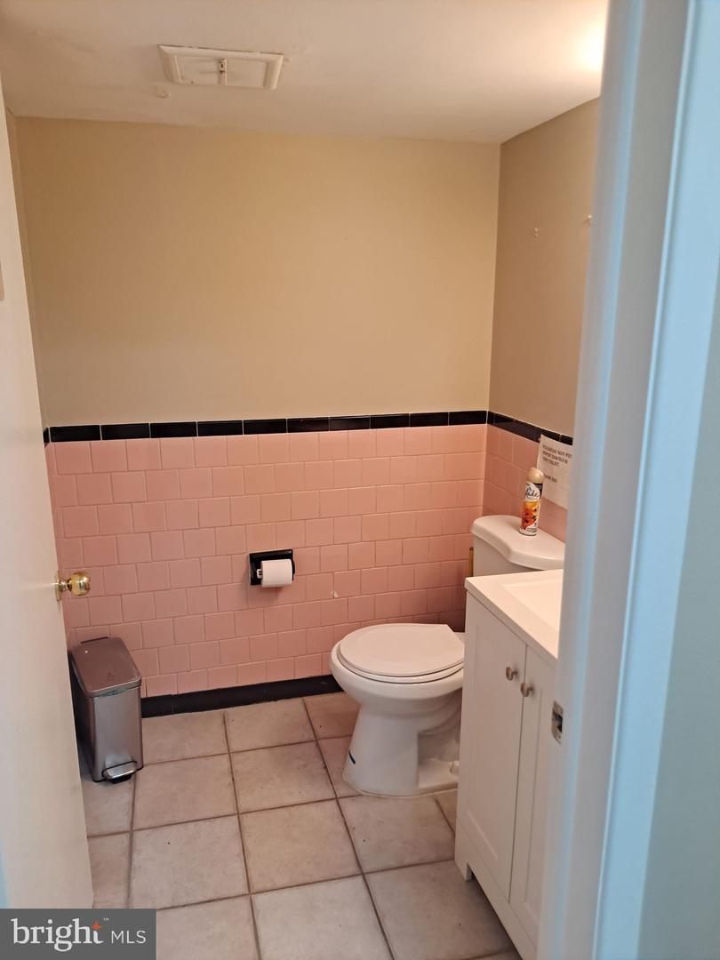 1009 E St Se Property Photo 12