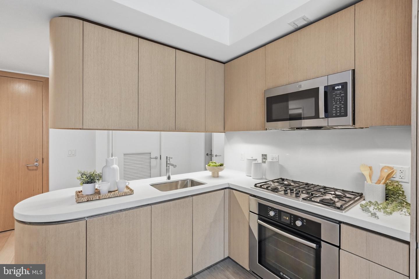 925 H St Nw #308 Property Photo 4