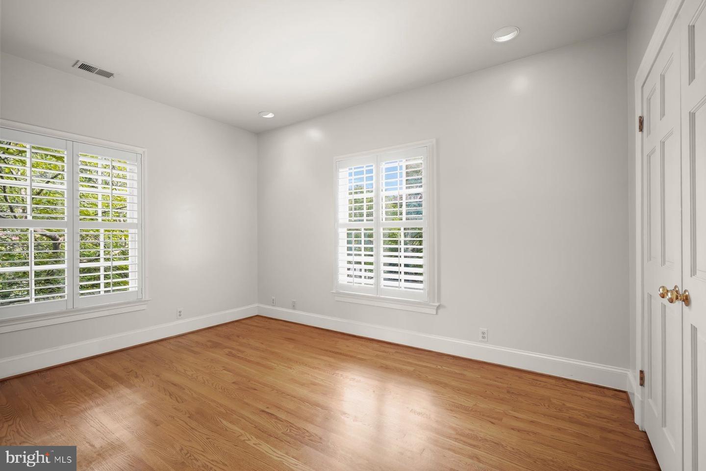 1620 Foxhall Rd Nw Property Photo 13