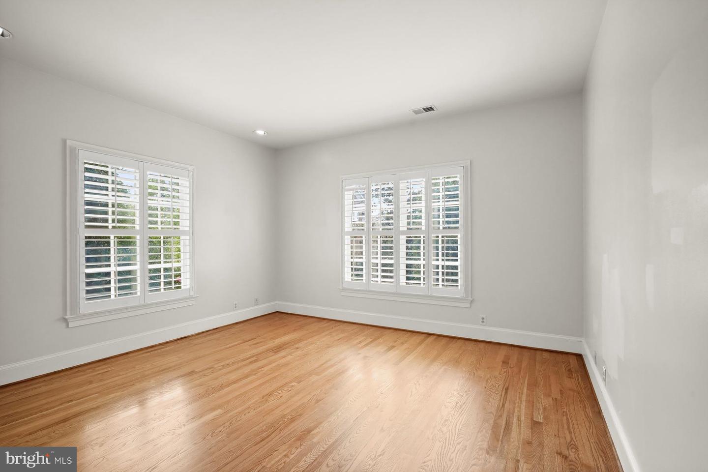 1620 Foxhall Rd Nw Property Photo 15